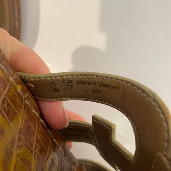 Sam Edelman Gold slide sandals Size 7.5 - Picture 6 of 8